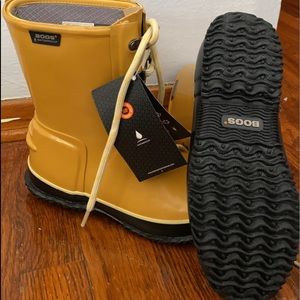 Bogs Mustard Yellow Waterproof Boots! With Tags.